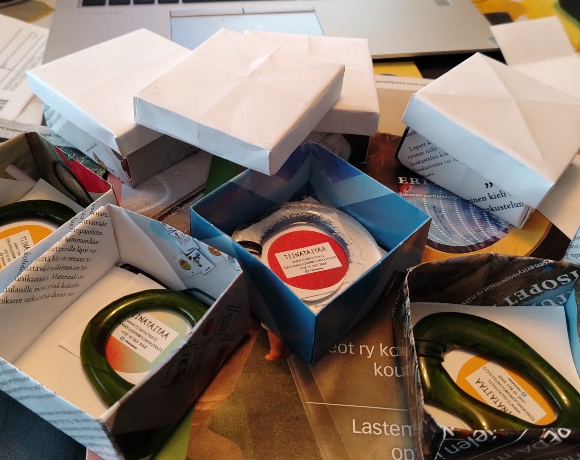 Pulloista sulatettuje rengasriipuksia